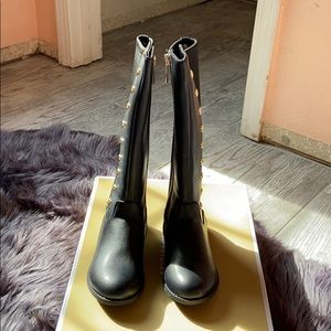 Little Girl Black boots